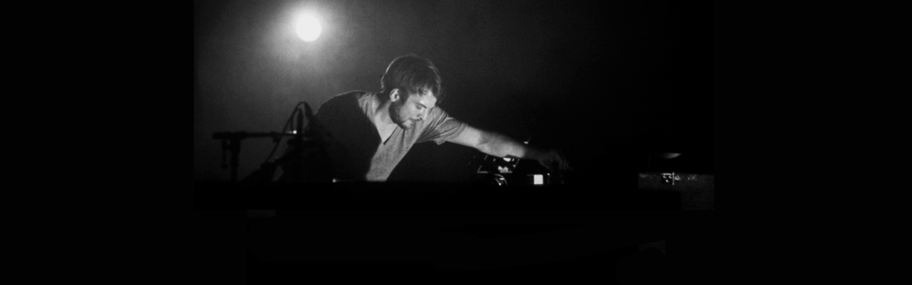 [MUSIC] Nils Frahm - Says
